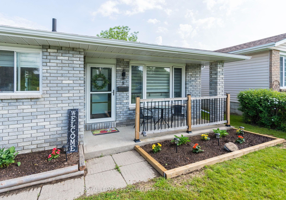 8-birch-street-quinte-west-ontario-x13019434