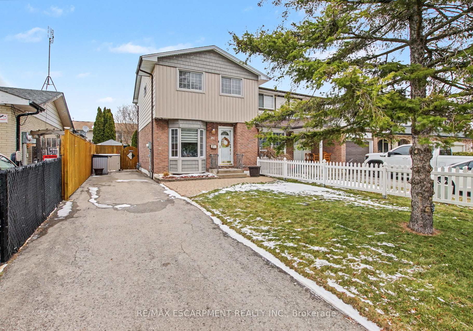21-greystone-crescent-st-catharines-ontario-x13019608