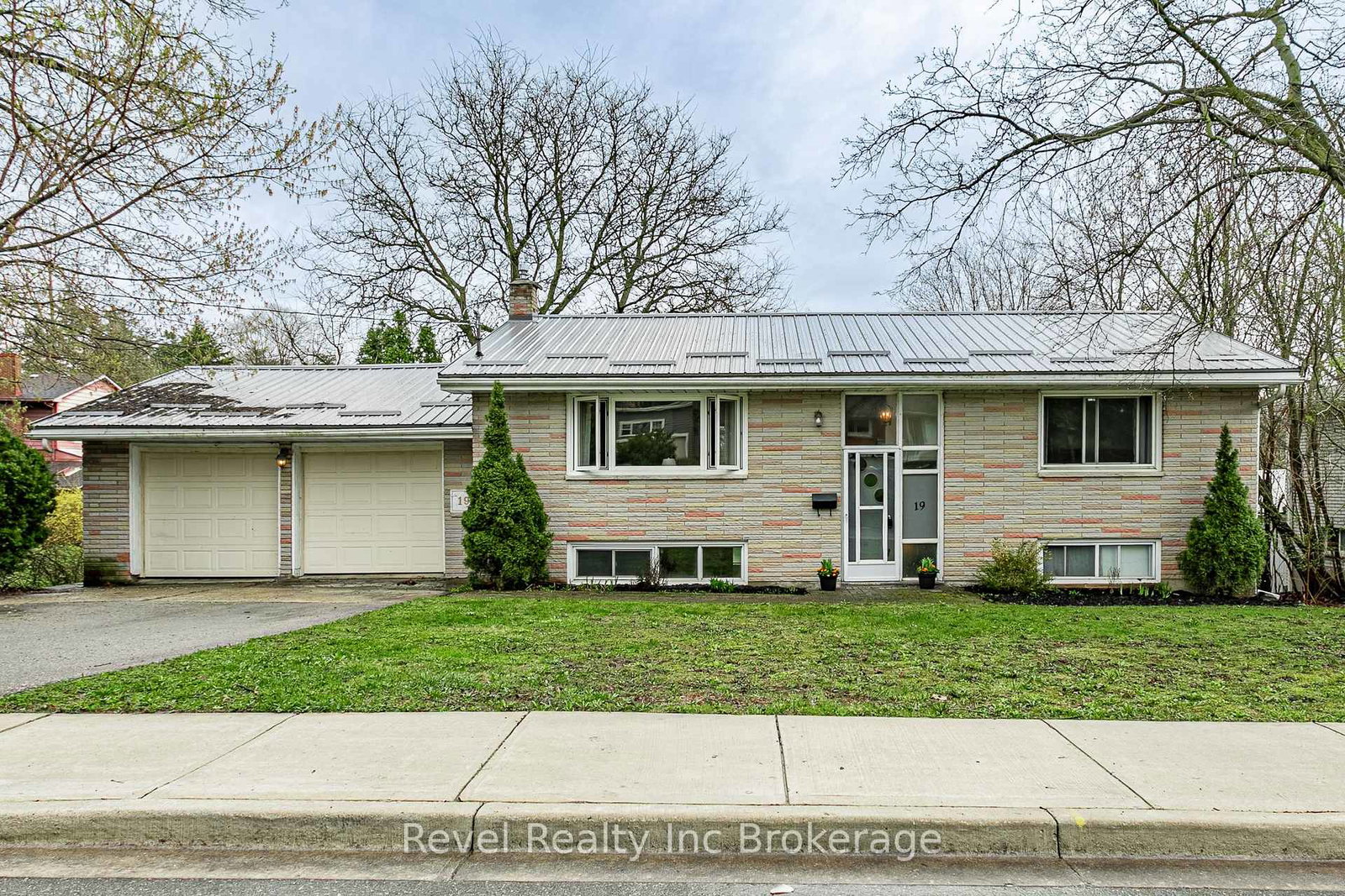 19-dufferin-street-ingersoll-ontario-x13019780