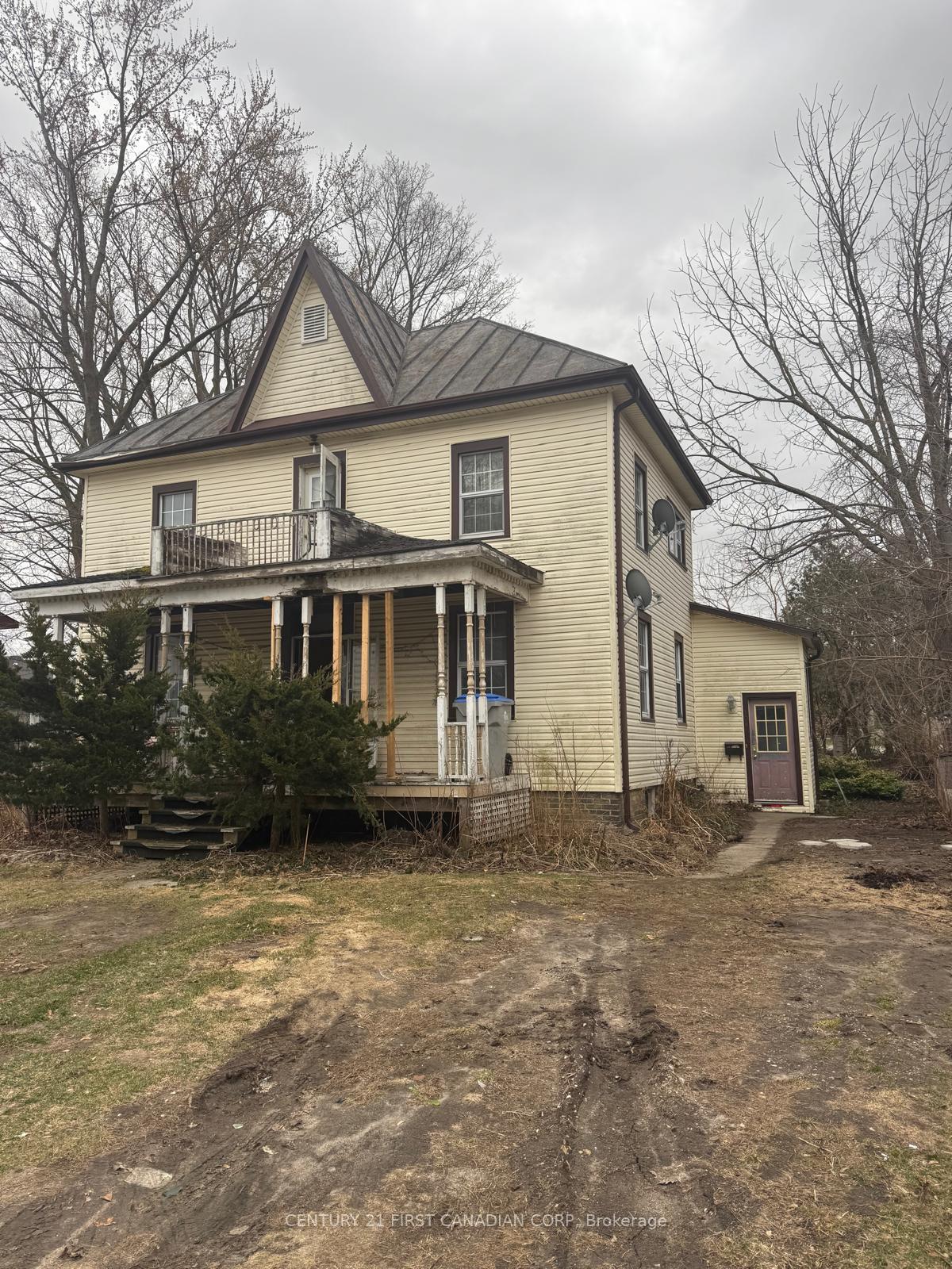 106-and-108-centre-street-w-strathroy-caradoc-ontario-x13020536