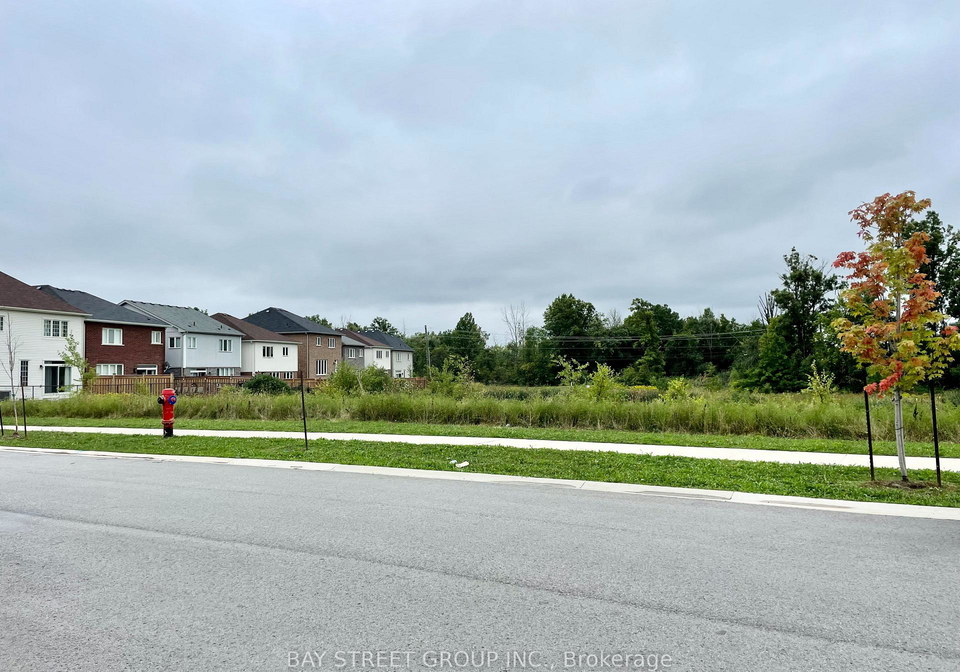 7945-hackberry-trail-niagara-falls-ontario-x13020640
