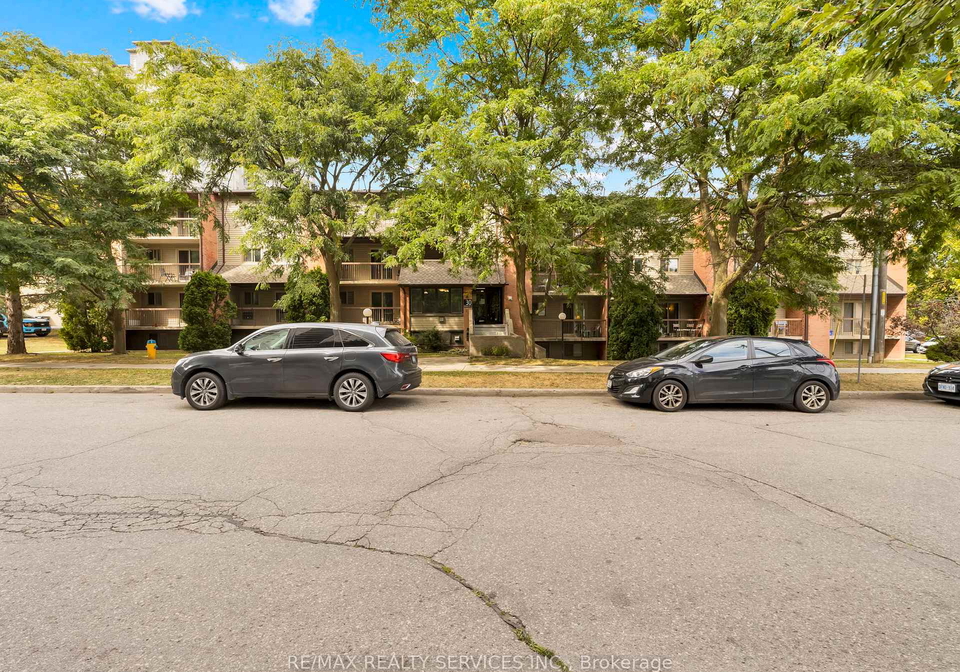30-hickory-street-e-waterloo-ontario-x13021156