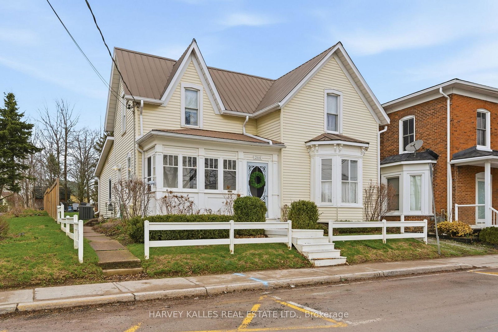264-main-street-prince-edward-county-ontario-x13021222
