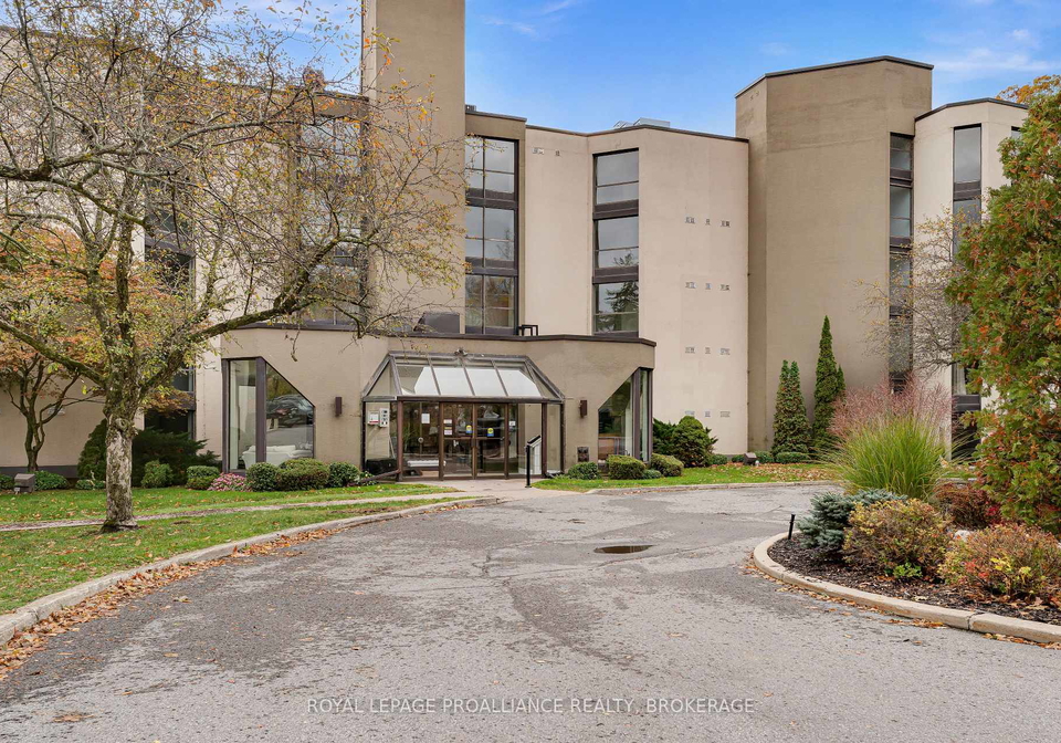 50-market-street-gananoque-ontario-x13021516