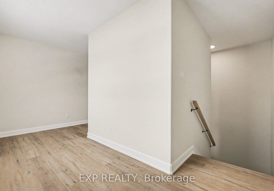 444-falcon-lane-russell-ontario-x13021618