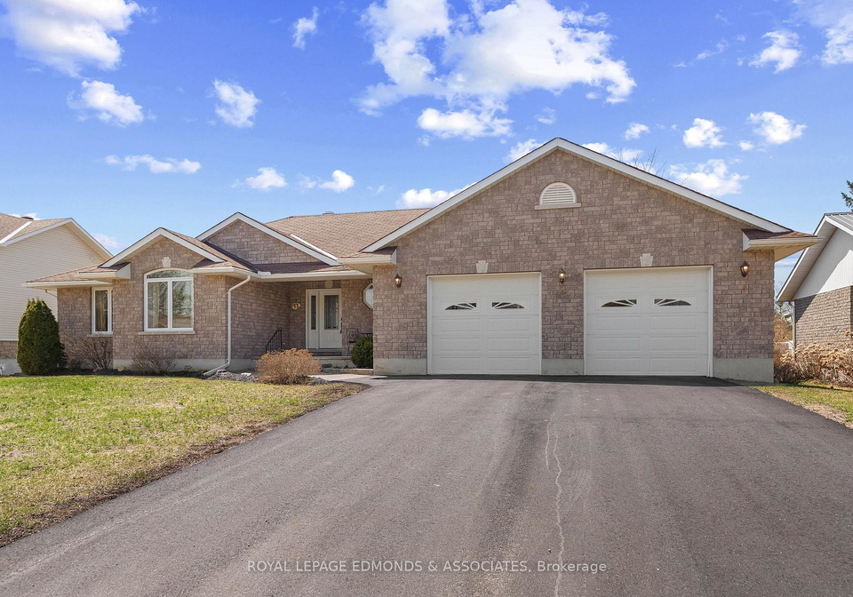 17-minto-street-whitewater-region-ontario-x13022032