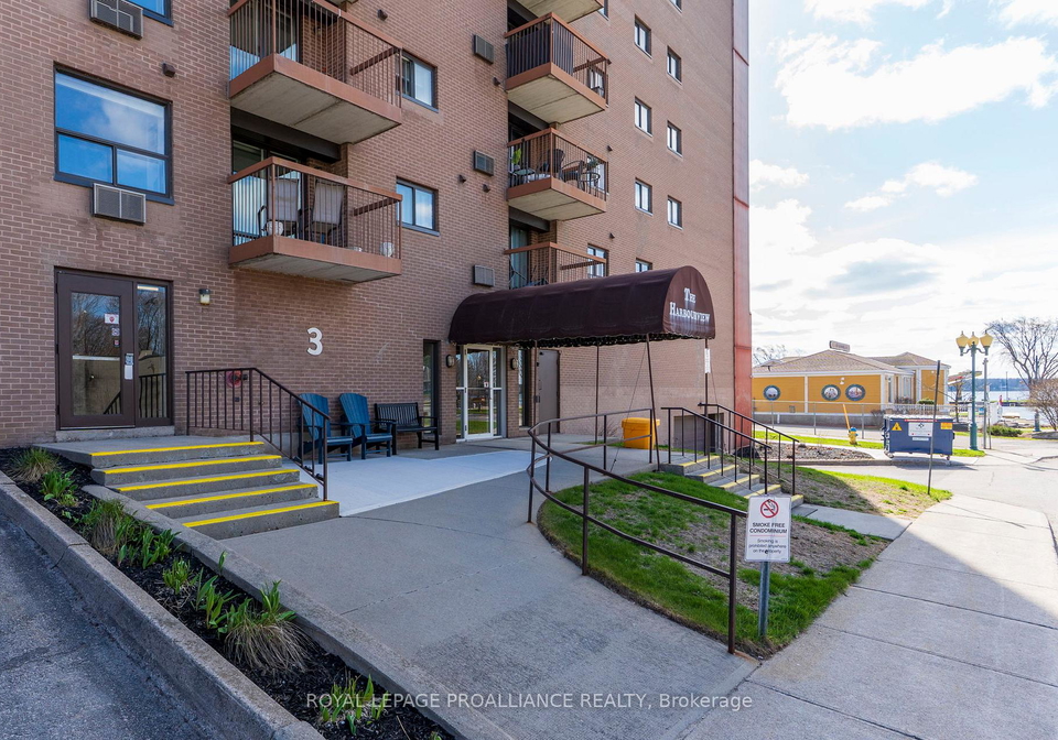 3-apple-street-brockville-ontario-x13022088