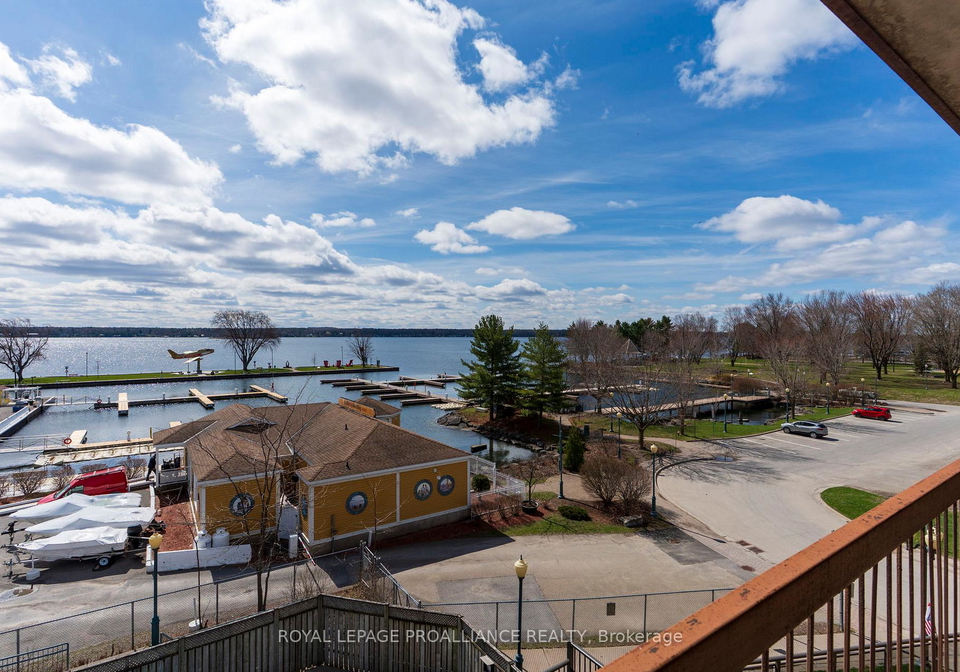 3-apple-street-brockville-ontario-x13022088
