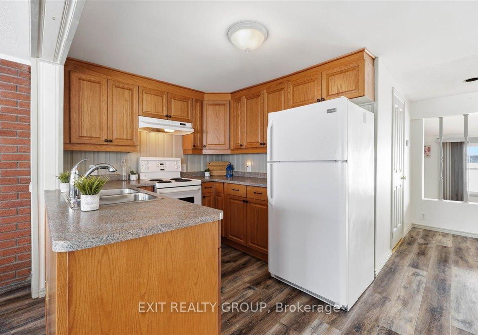 1083-lakeside-drive-prince-edward-county-ontario-x13022136