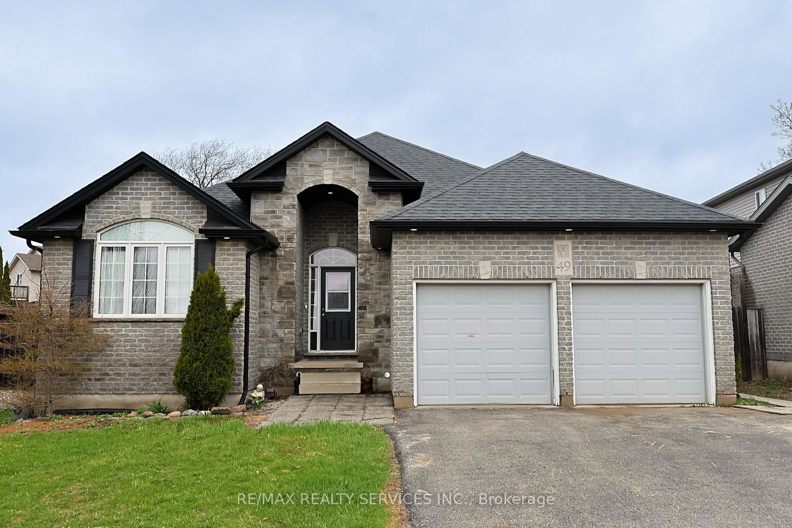 49-woodhatch-crescent-ingersoll-ontario-x13022502