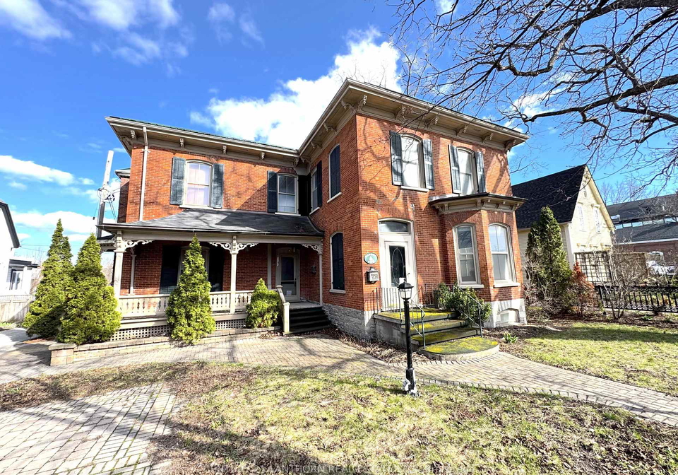340-main-street-prince-edward-county-ontario-x13022876