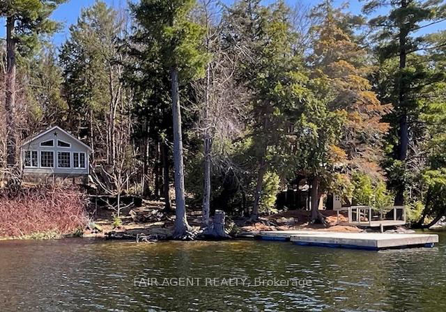 25-goods-island-frontenac-ontario-x13023680
