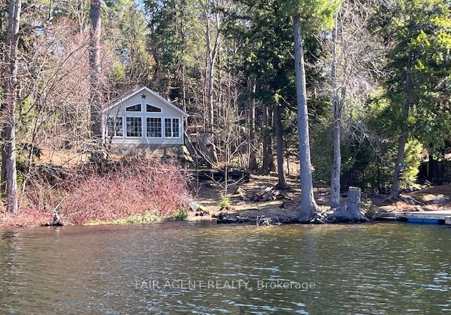 25-goods-island-frontenac-ontario-x13023680