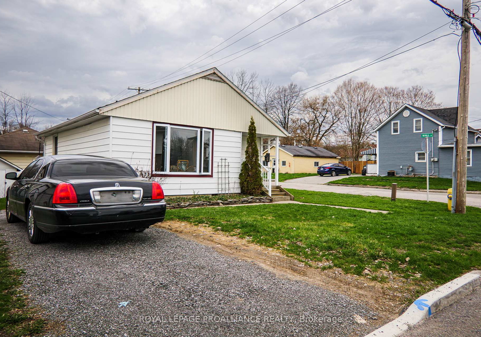 101-wall-street-quinte-west-ontario-x13023898