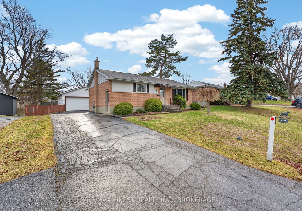 30-oxford-crescent-loyalist-ontario-x13024144