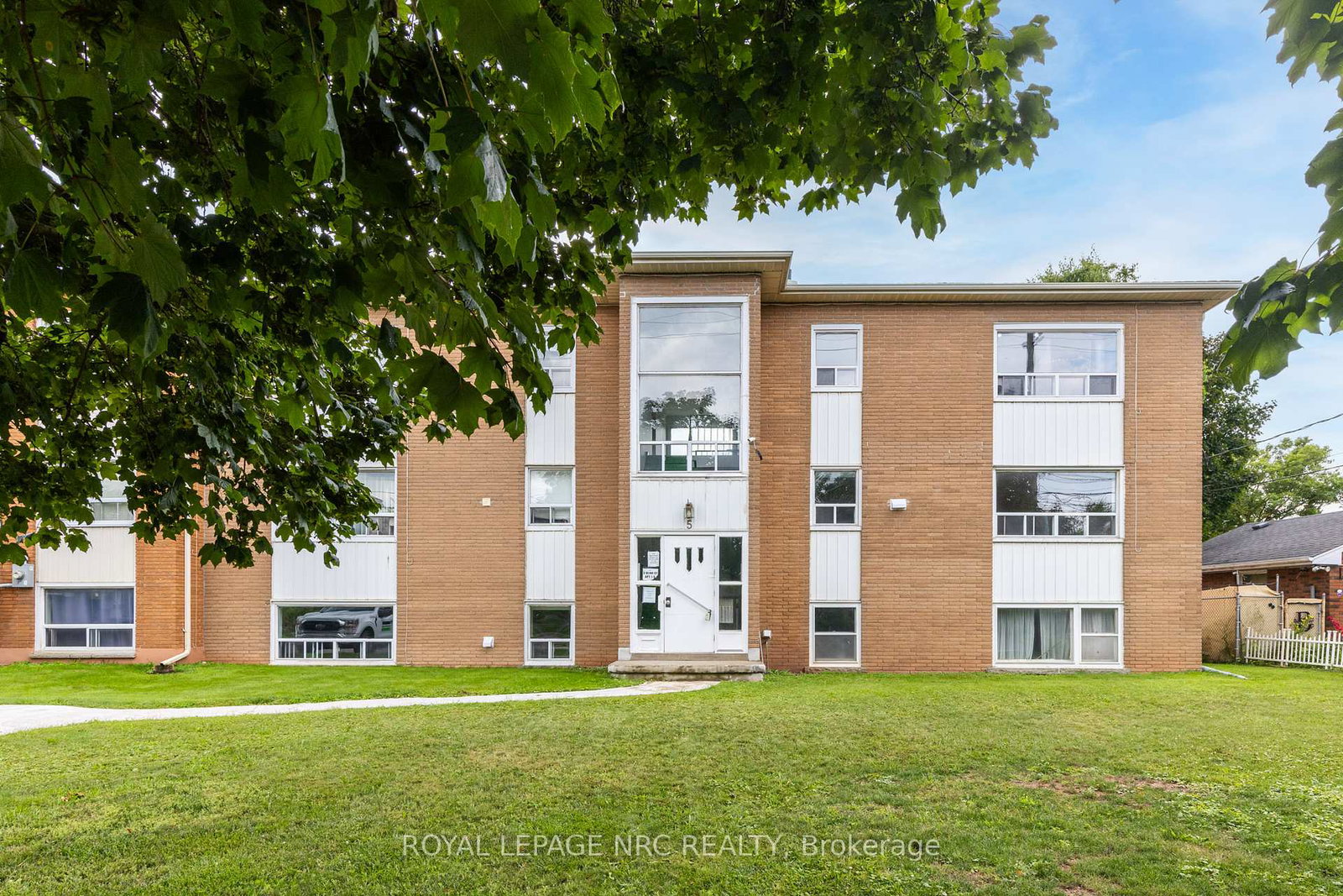 35-olive-street-grimsby-ontario-x13024360