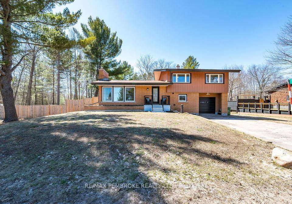 551-laurentian-drive-petawawa-ontario-x13024746