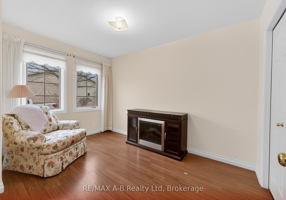 24-griffiths-drive-brant-ontario-x13024984