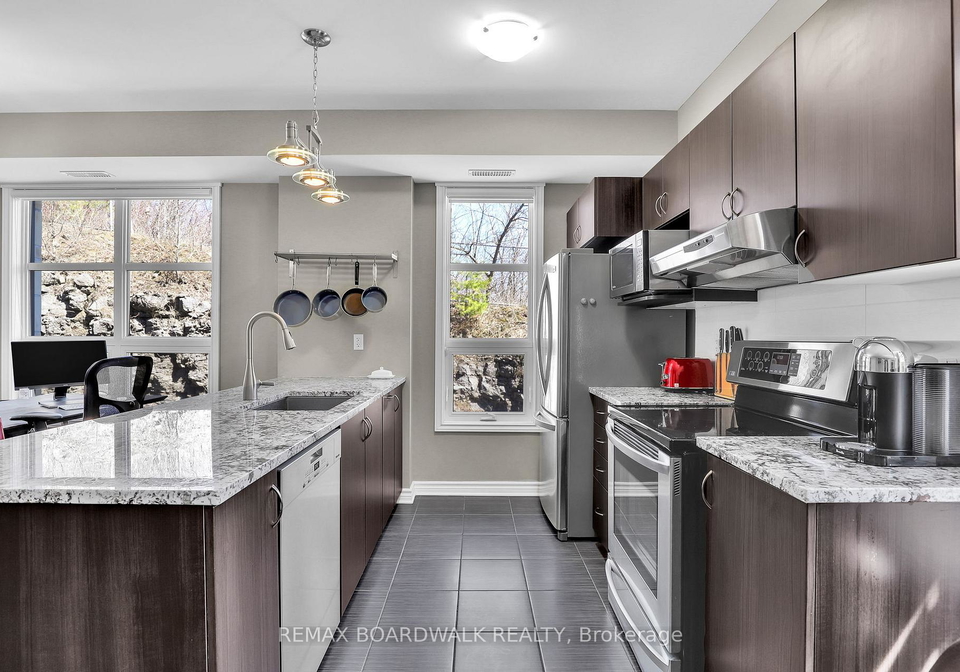 230-titanium-private-e-ottawa-ontario-x13025020