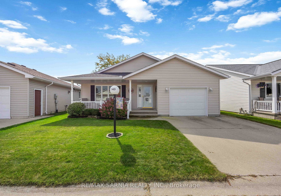 5700-blackwell-side-road-sarnia-ontario-x13025258