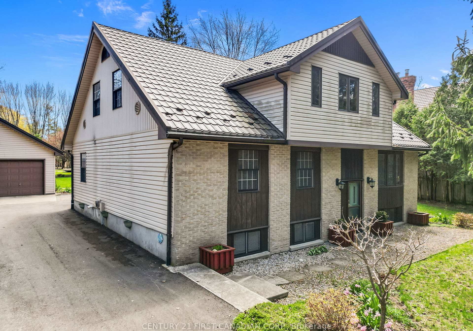 33396-queen-street-north-middlesex-ontario-x13025812