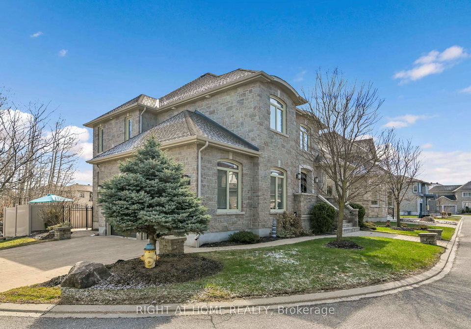 131-issam-private-ottawa-ontario-x13025950