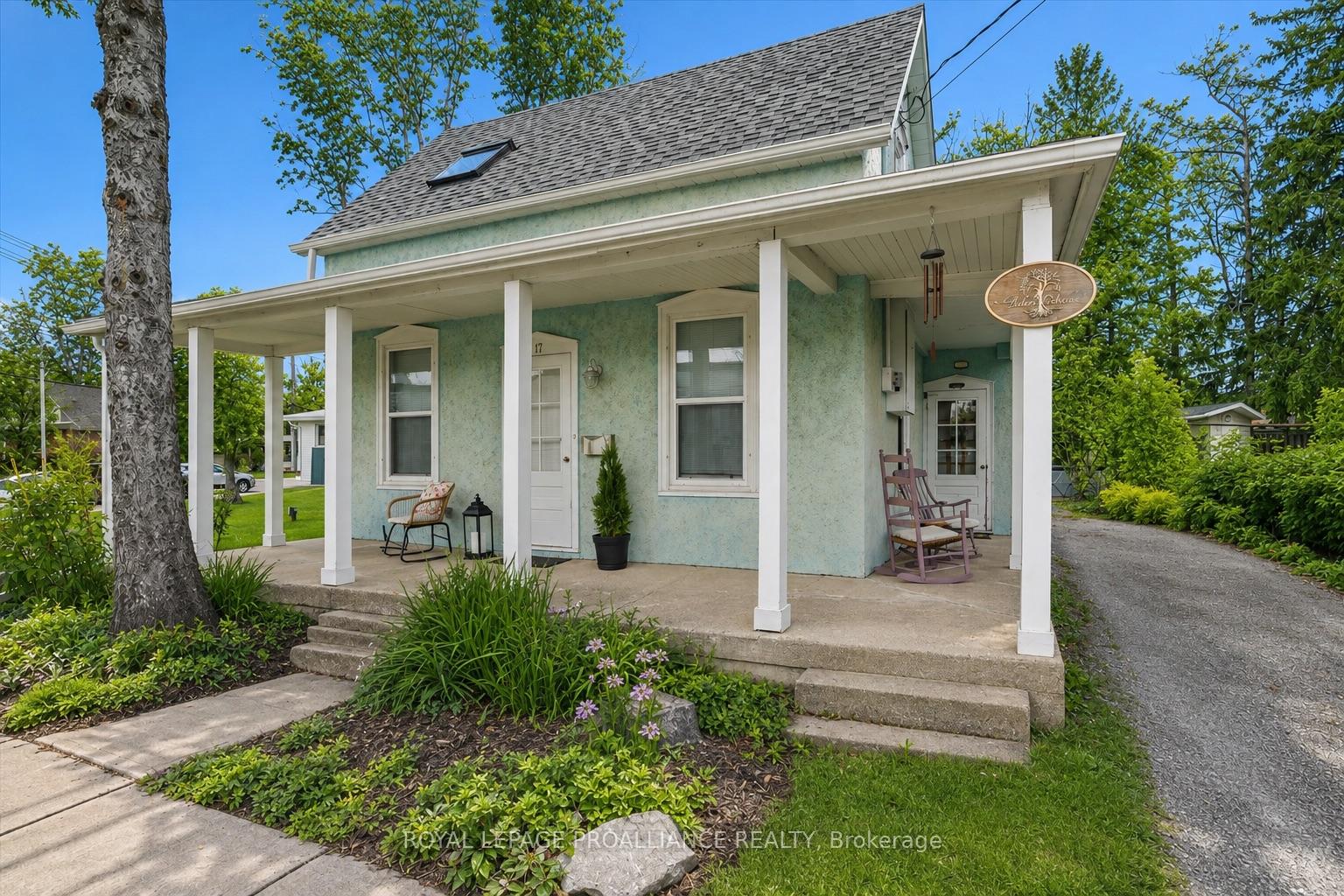 17-king-street-prince-edward-county-ontario-x13026442