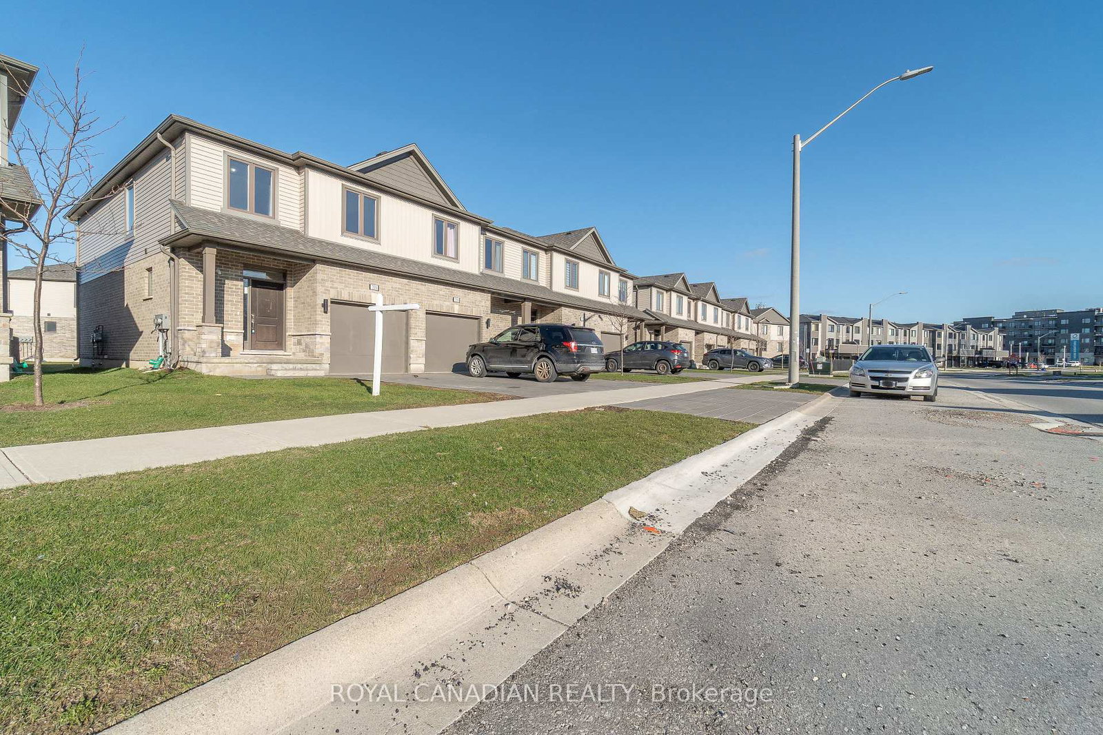 705-chelton-road-london-south-ontario-x13026592