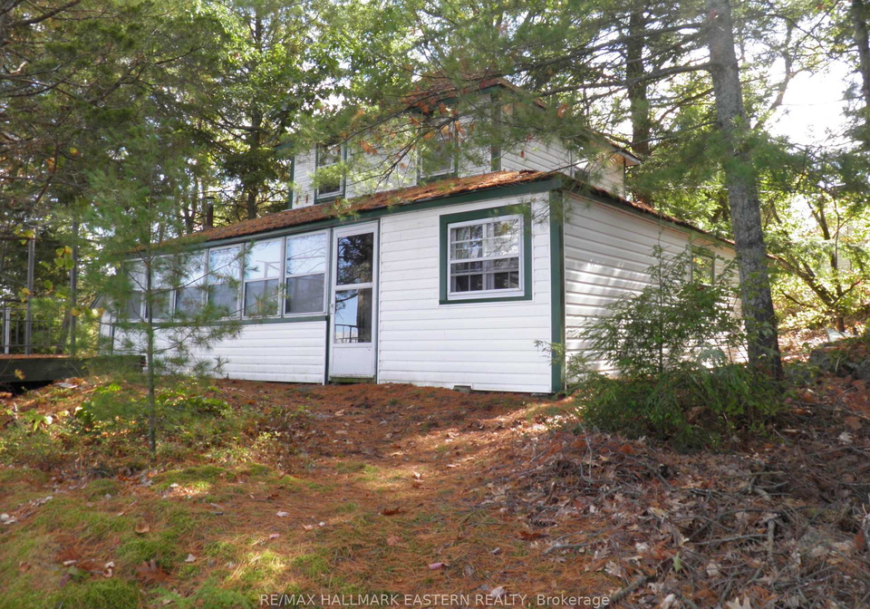 1420-island-76-trent-lakes-ontario-x13027334