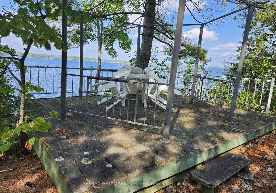 1420-island-76-trent-lakes-ontario-x13027334