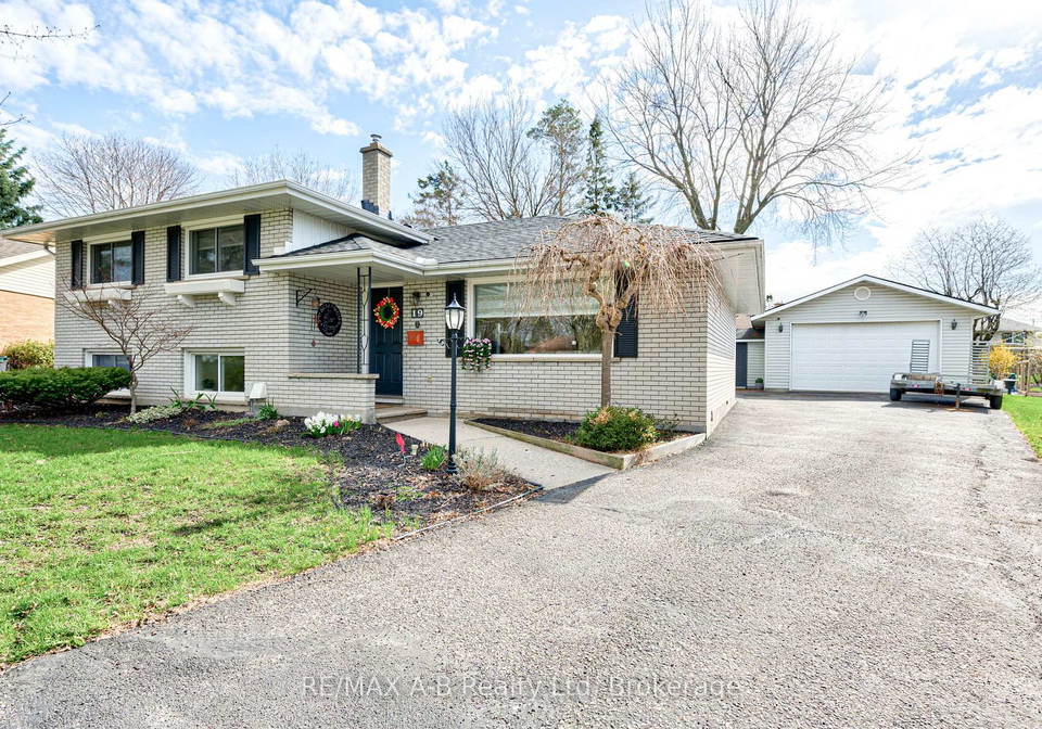 19-linton-place-kitchener-ontario-x13027398