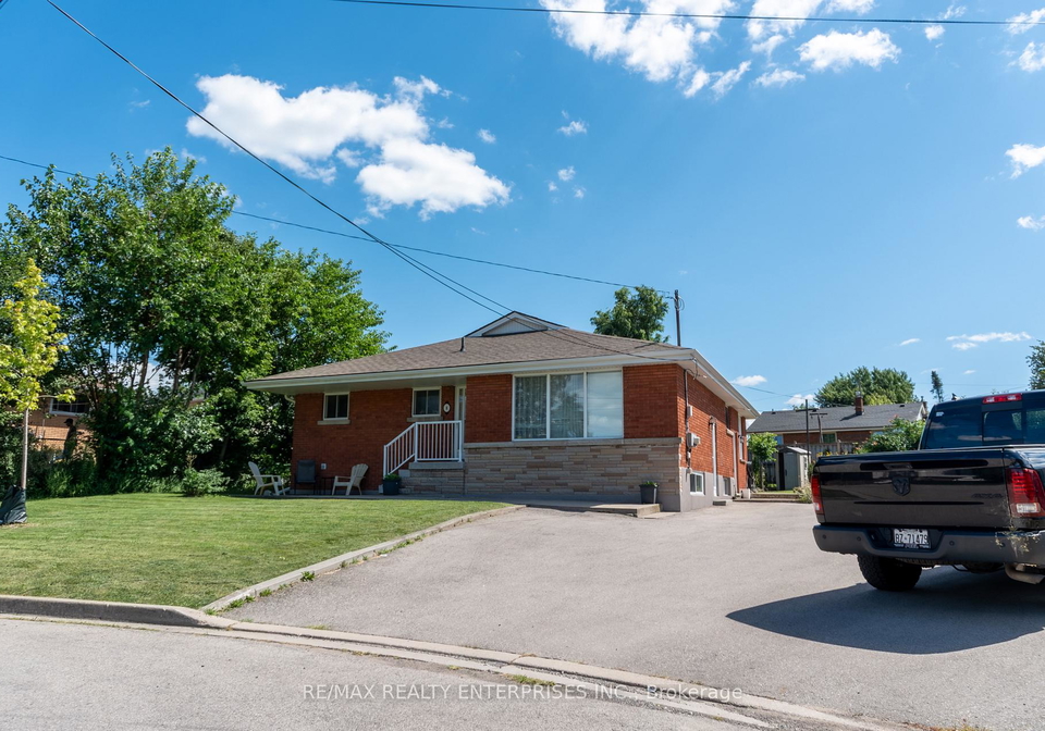 8-salmond-court-hamilton-ontario-x13027866