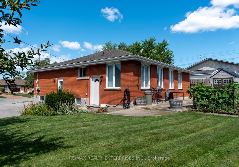 8-salmond-court-hamilton-ontario-x13027866