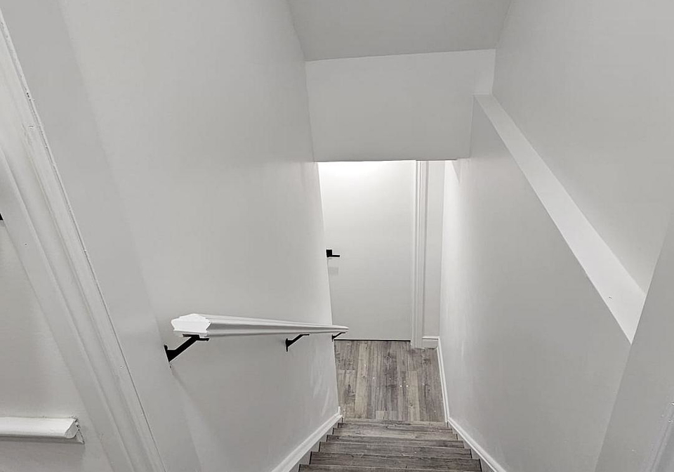 lower-212-spring-creek-drive-hamilton-ontario-x13027904