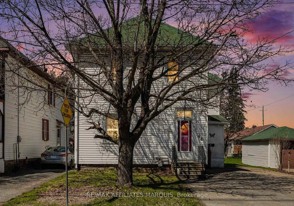 44-cornelia-street-e-smiths-falls-ontario-x13027974
