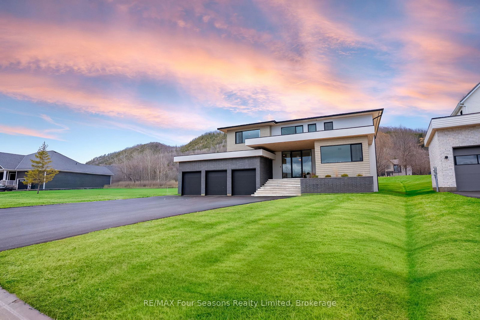 102-barton-boulevard-blue-mountains-ontario-x13028396