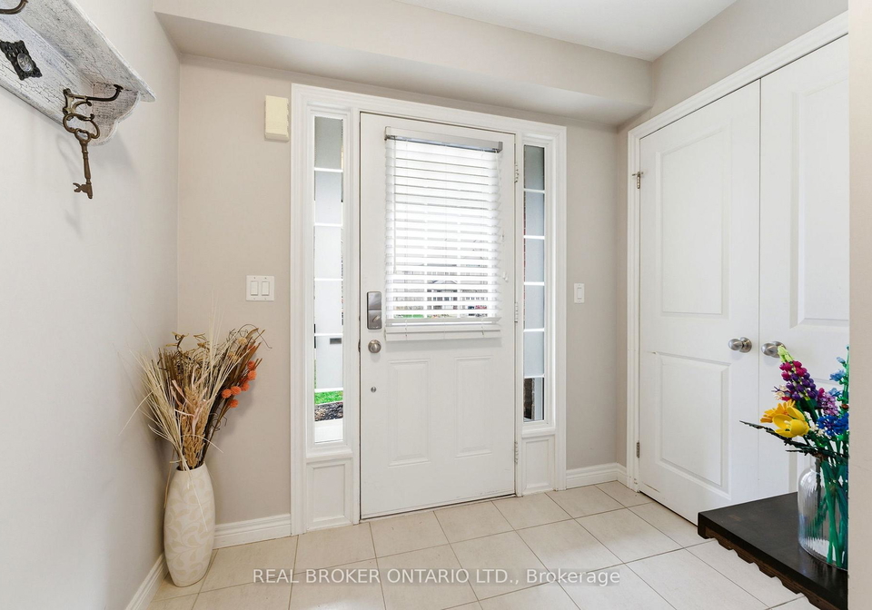 6-freer-drive-north-dumfries-ontario-x13028402