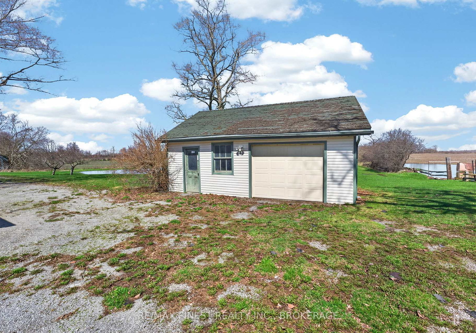 17020-loyalist-parkway-prince-edward-county-ontario-x13028828