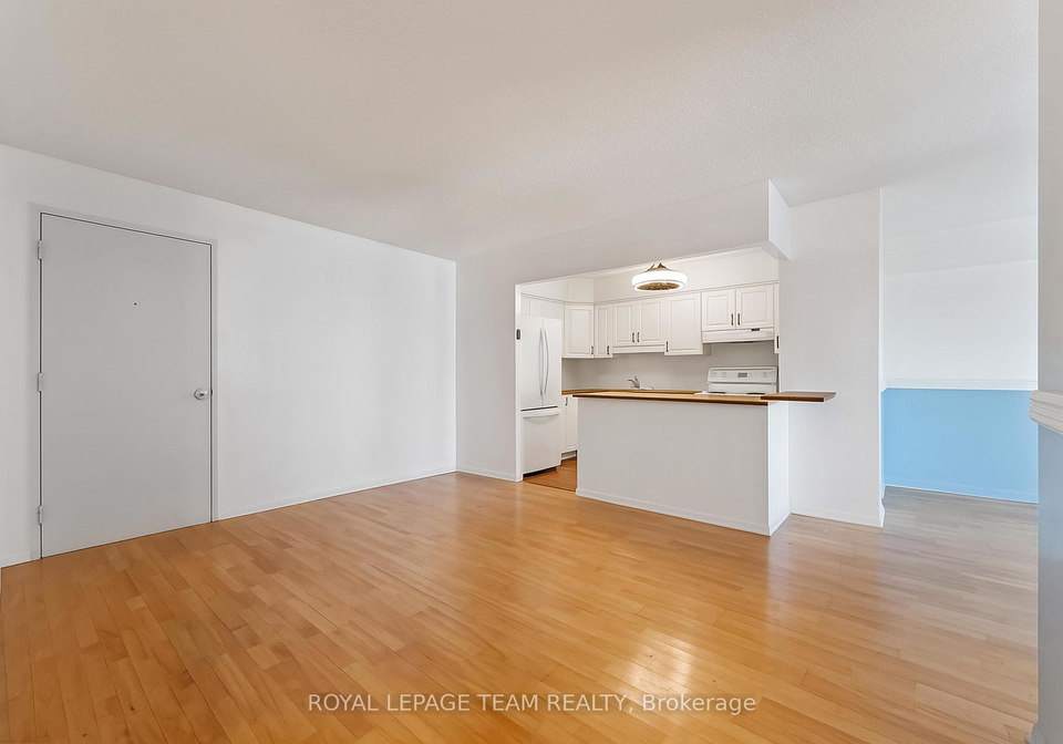 158c-mcarthur-avenue-ottawa-ontario-x13028868