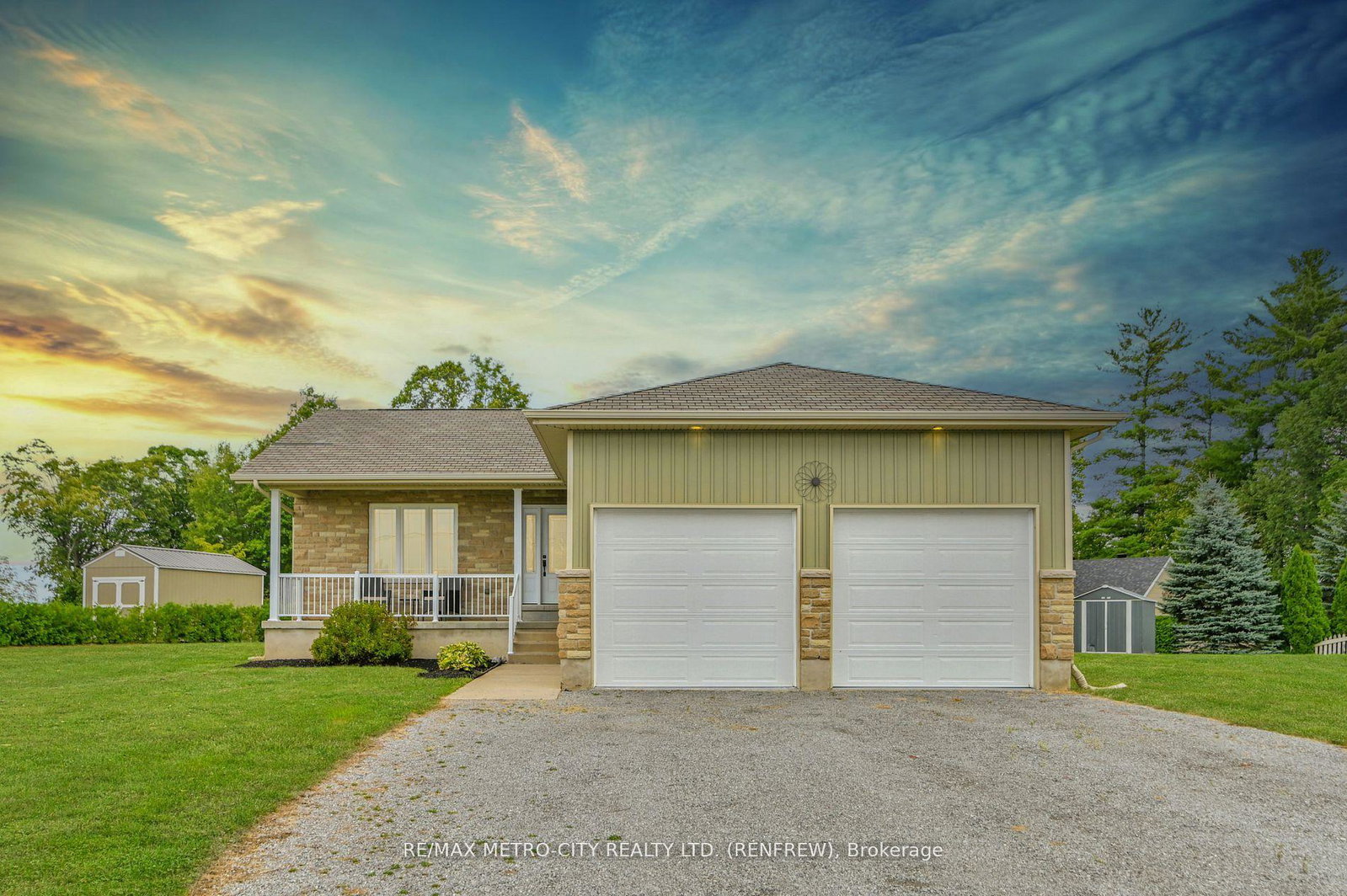 35-lakeridge-trail-whitewater-region-ontario-x13029602