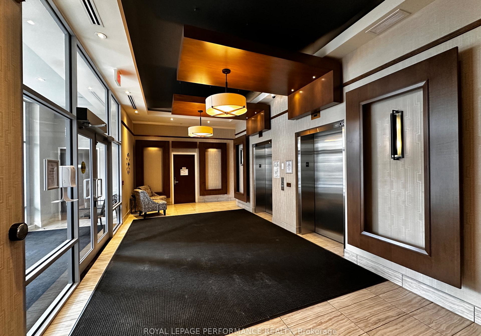 330-titan-private-s-ottawa-ontario-x13029648