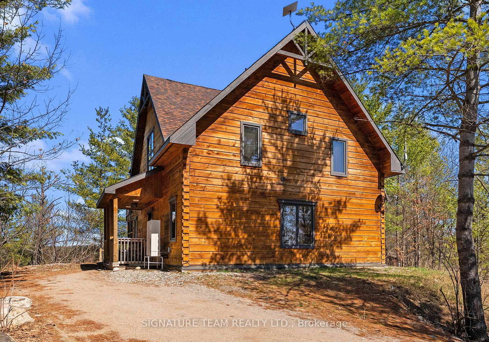 287-presquile-trail-whitewater-region-ontario-x13029754