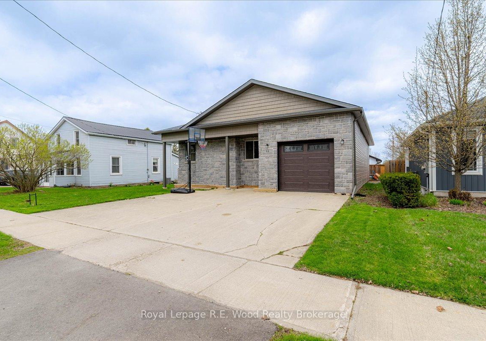 44-stover-street-n-norwich-ontario-x13030032