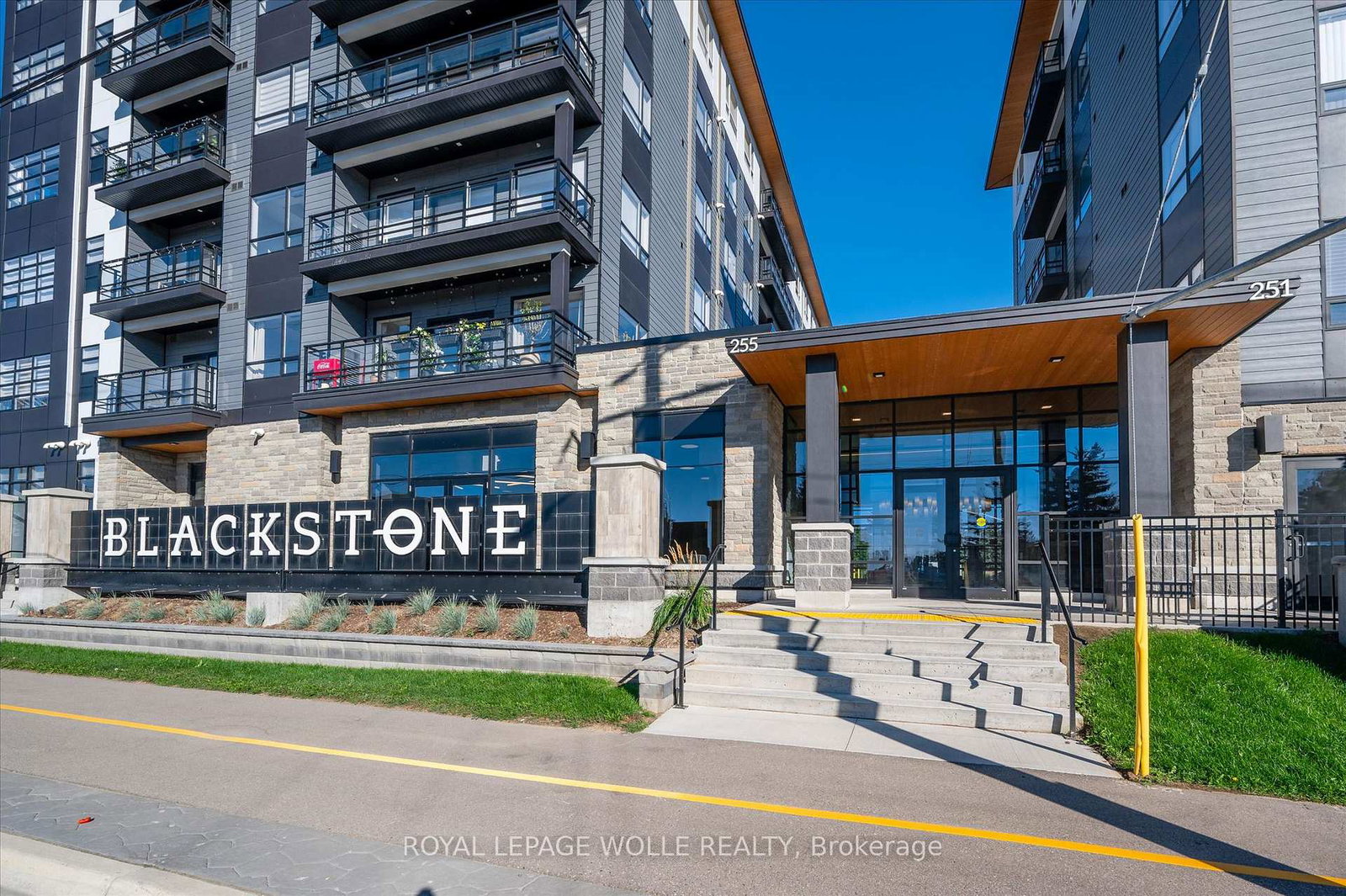 610-255-northfield-drive-waterloo-ontario-x13030134