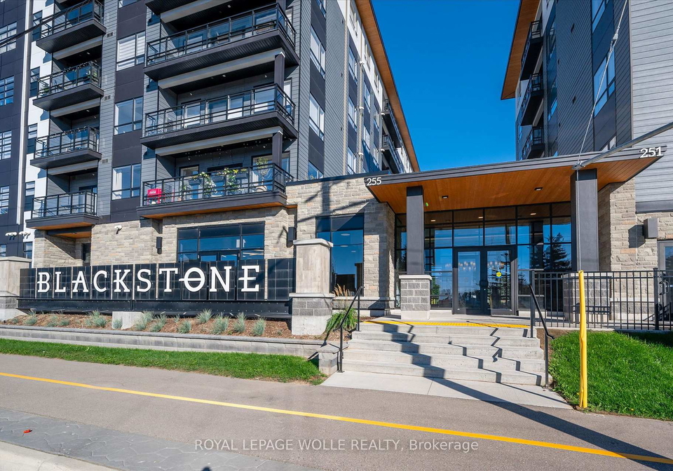 610-255-northfield-drive-waterloo-ontario-x13030134