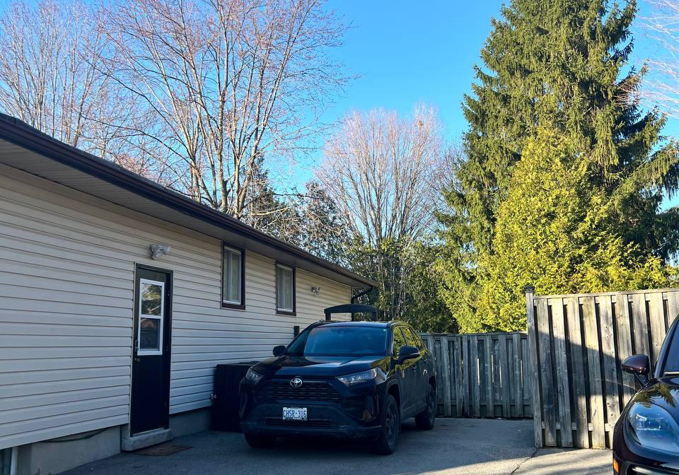12-wenlock-crescent-london-north-ontario-x13030266