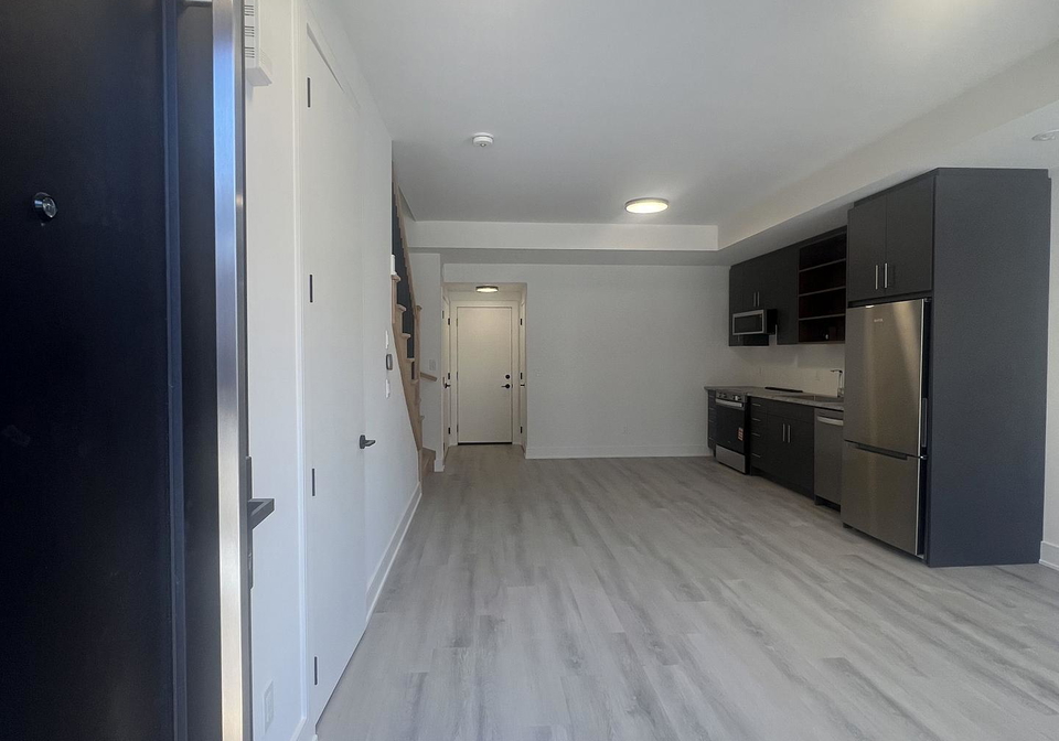 64-everett-common-st-catharines-ontario-x13030964