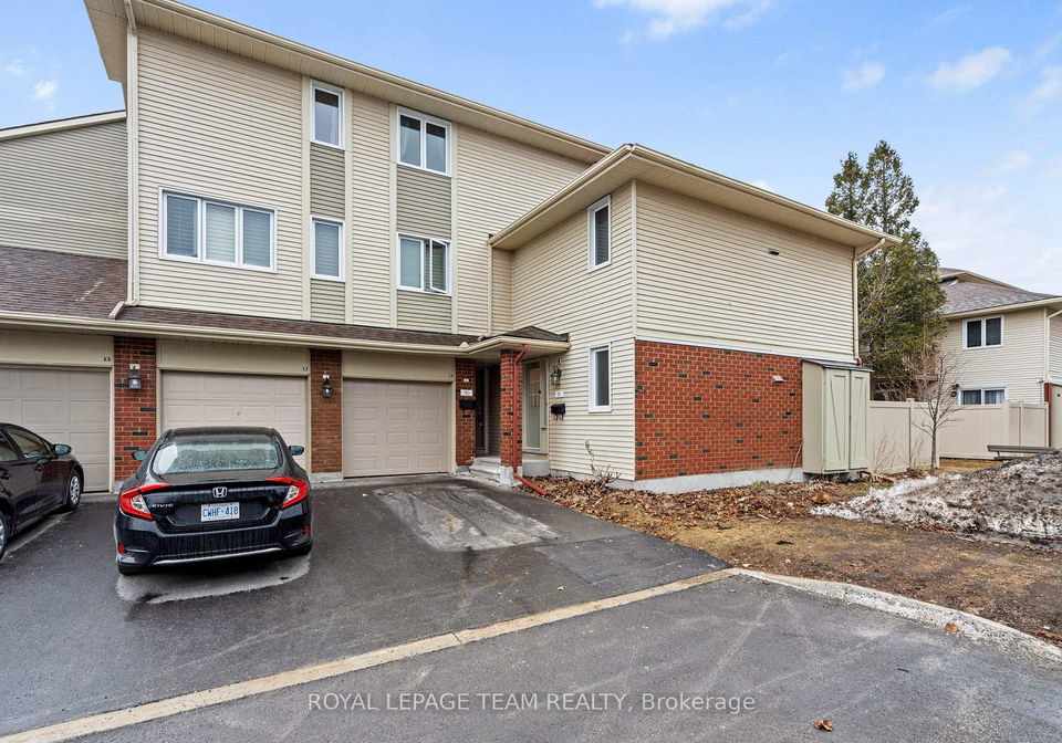 90-haxby-private-ottawa-ontario-x13031628
