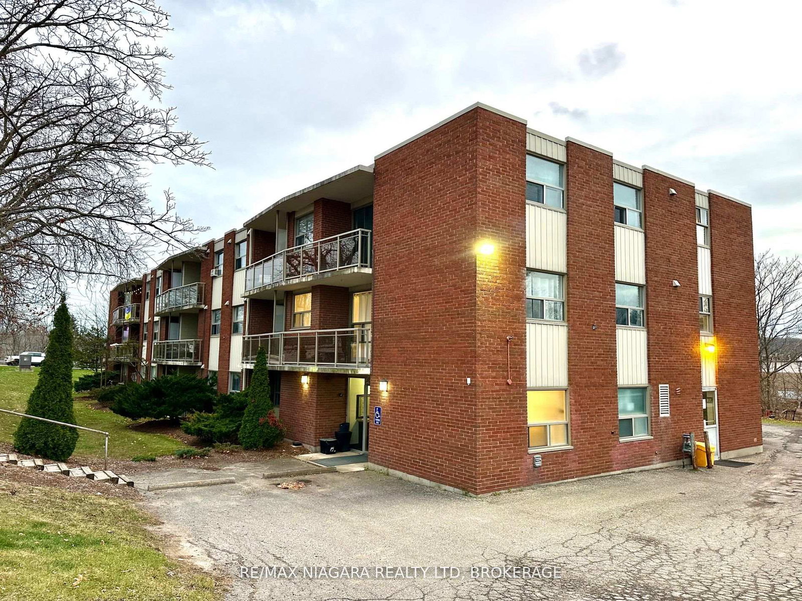 7-riverview-boulevard-st-catharines-ontario-x13031814