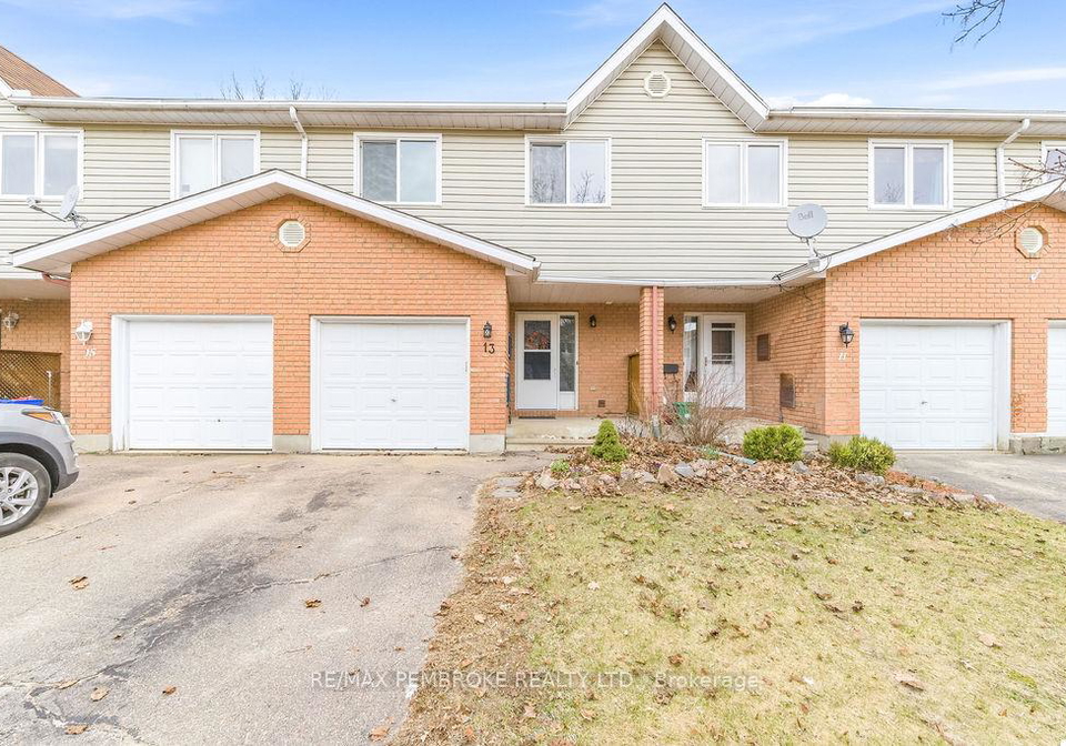 13-vermont-meadows-petawawa-ontario-x13031866